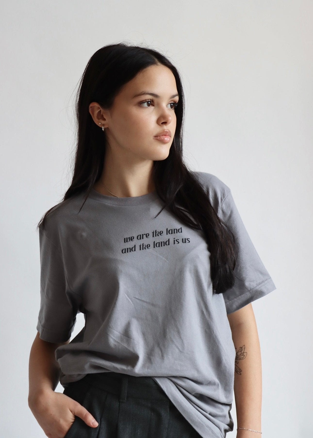 WE ARE THE LAND T-SHIRT OVERCAST GREY