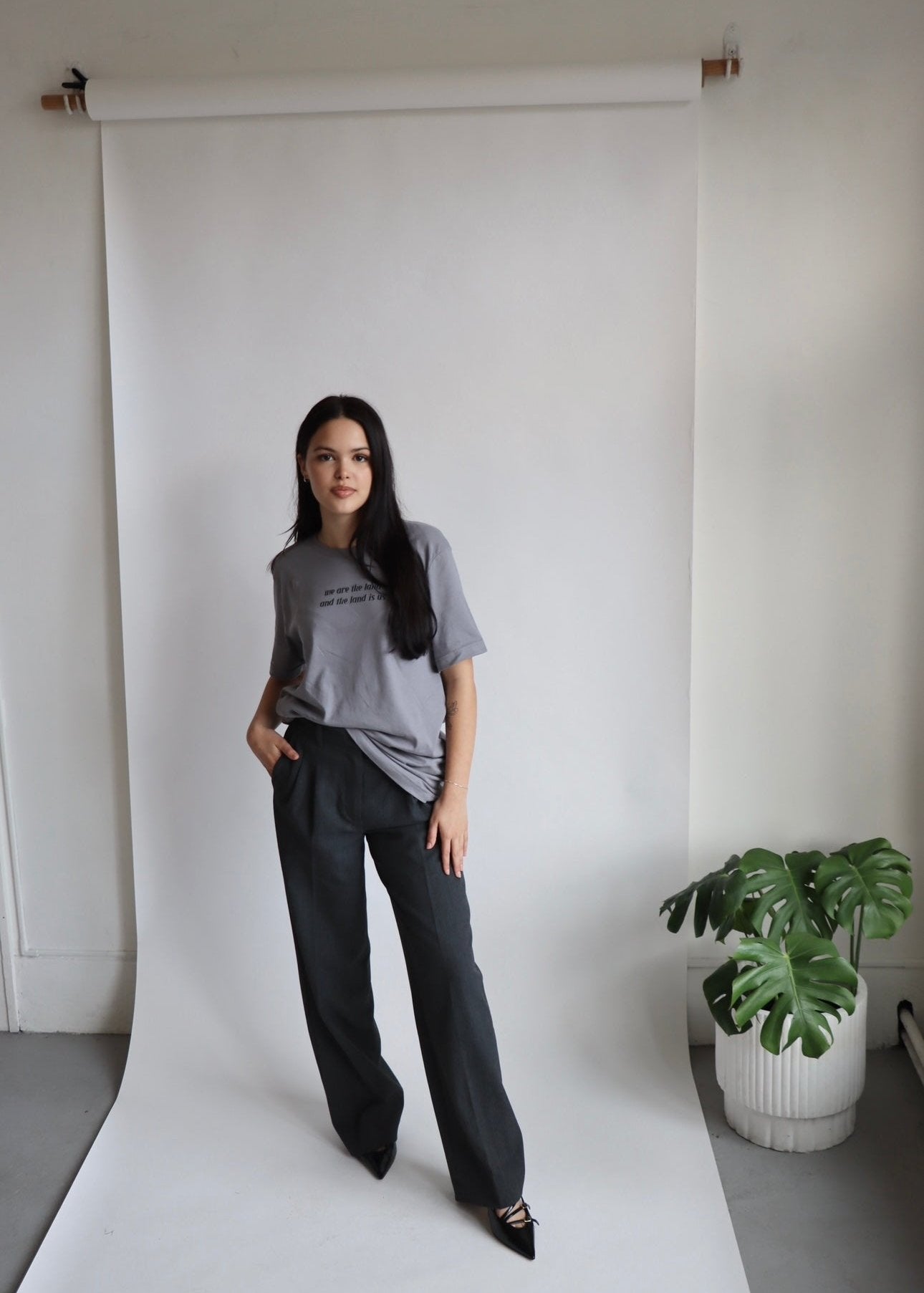 WE ARE THE LAND T-SHIRT OVERCAST GREY